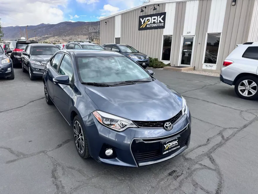 2014 Toyota Corolla Plus photo 1
