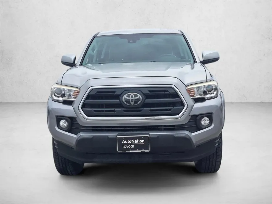 2018 Toyota Tacoma SR5 V6 photo 1