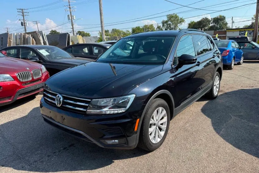 2018 Volkswagen Tiguan S photo 1
