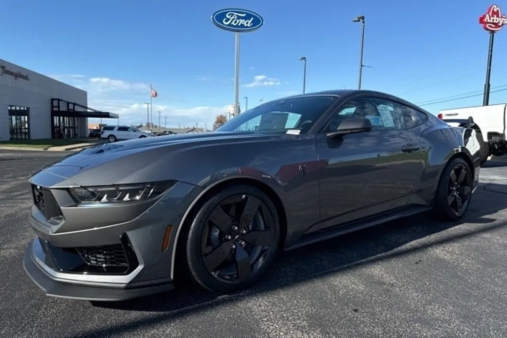 2024 Ford Mustang Dark Horse photo 1