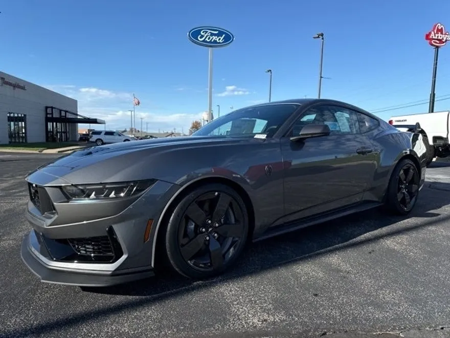 2024 Ford Mustang Dark Horse photo 1