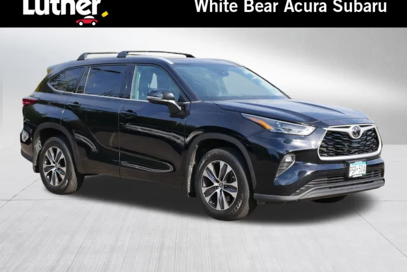 2022 Toyota Highlander XLE photo 1