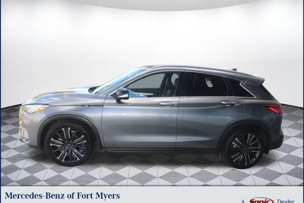 2021 Infiniti QX50 Luxe photo 1