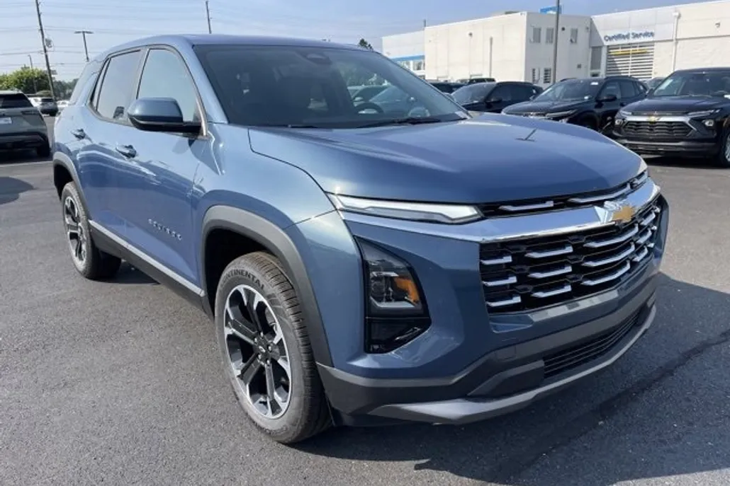 2026 Chevrolet Equinox LT photo 1
