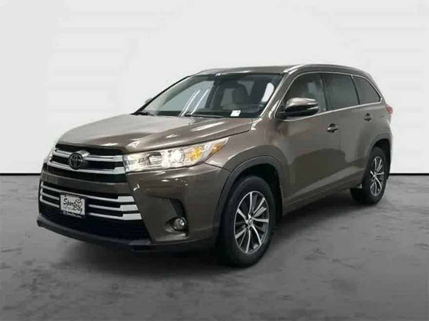 2017 Toyota Highlander XLE photo 1