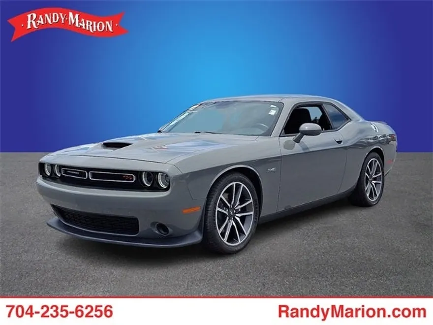 2023 Dodge Challenger R/T photo 1