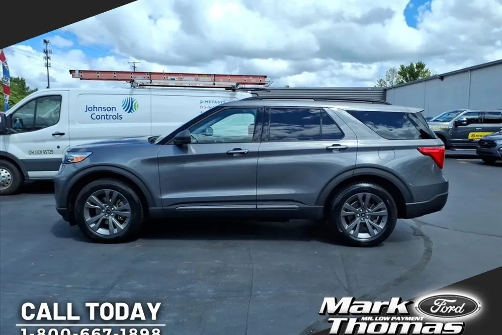 2021 Ford Explorer XLT photo 1