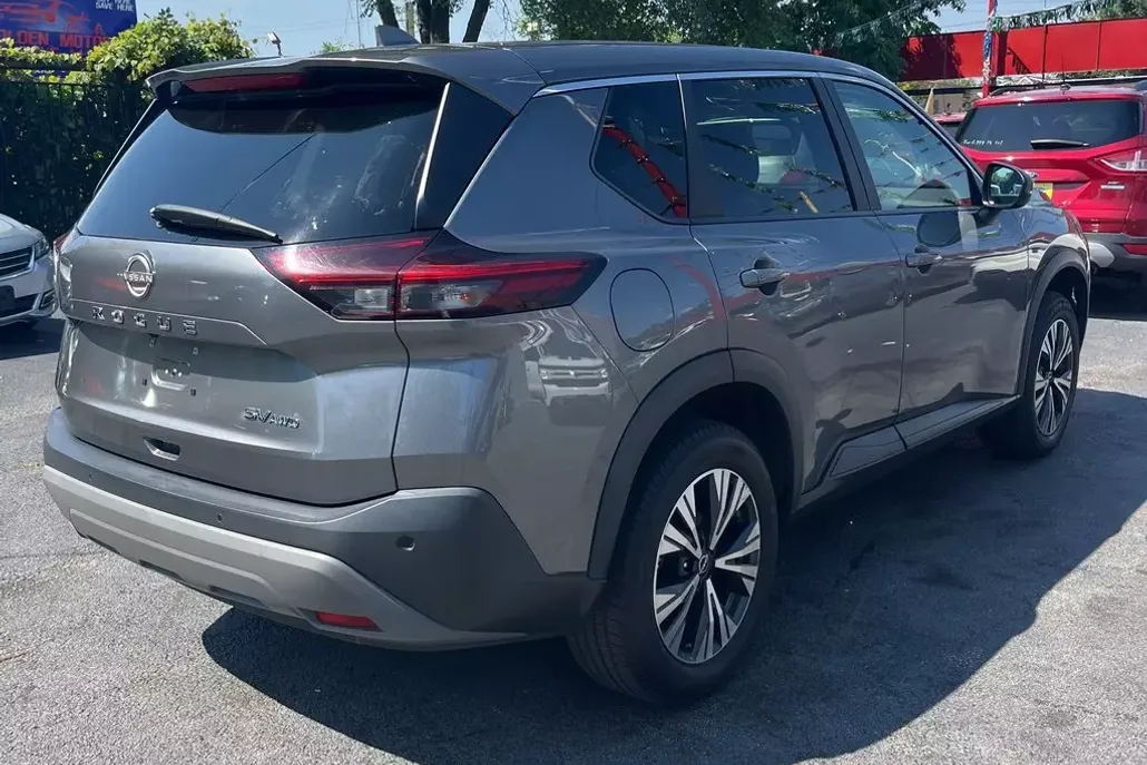 2022 Nissan Rogue SV photo 1