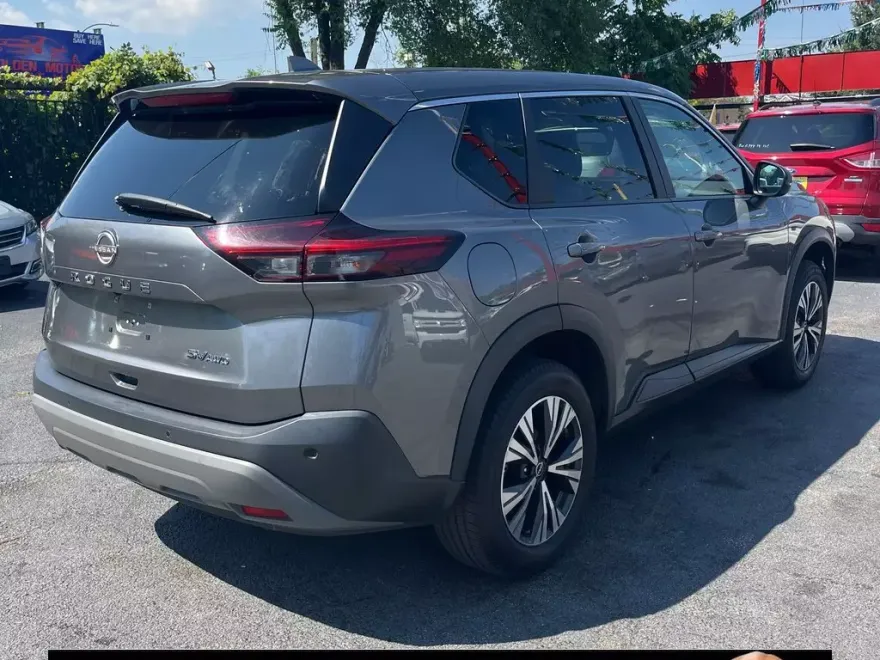 2022 Nissan Rogue SV photo 1