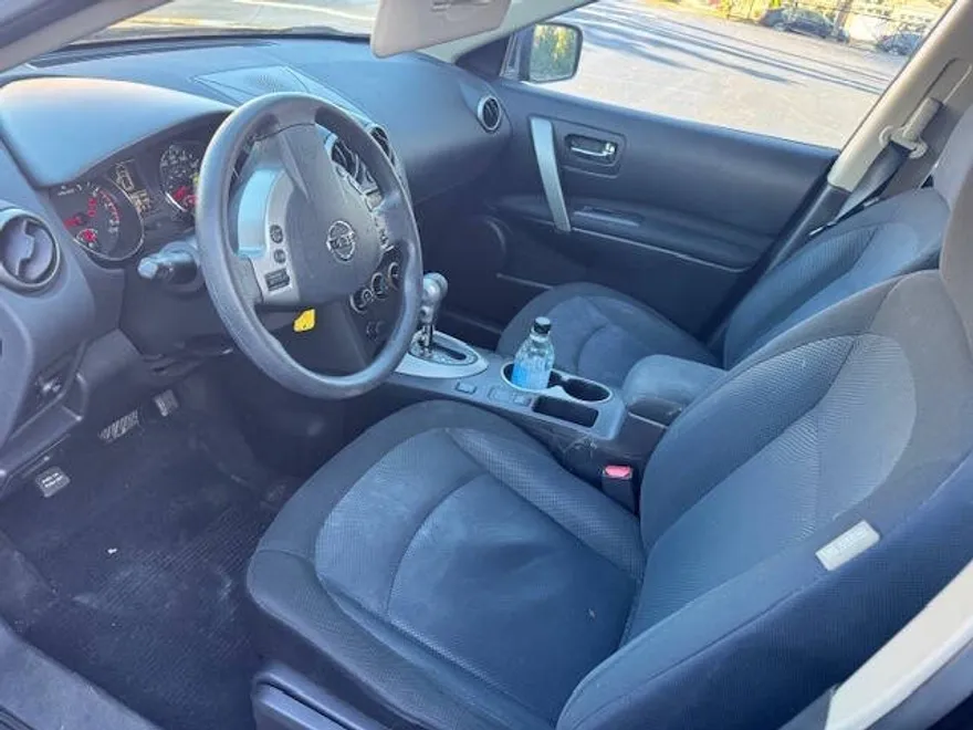 2015 Nissan Rogue Select S photo 1