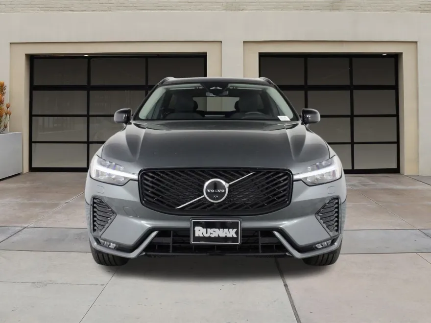 2026 Volvo XC60 B5 Plus photo 1