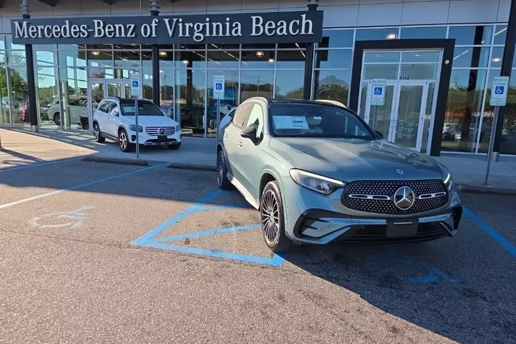 2026 Mercedes Benz GLC 300 4MATIC photo 1