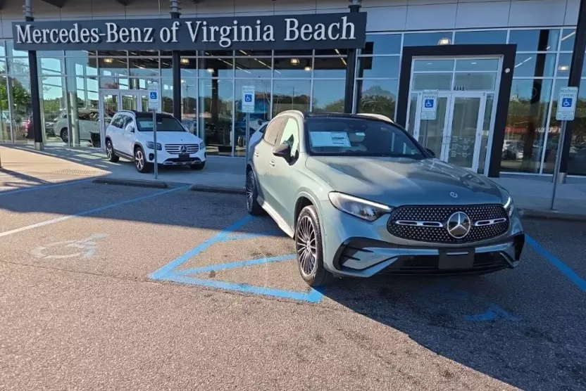 2026 Mercedes Benz GLC 300 4MATIC photo 1