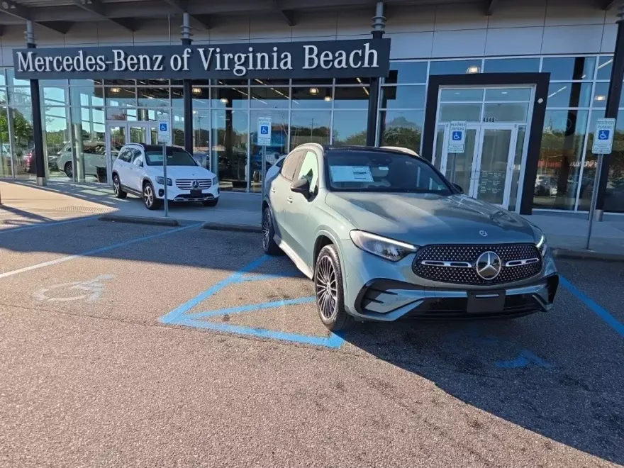 2026 Mercedes Benz GLC 300 4MATIC photo 1