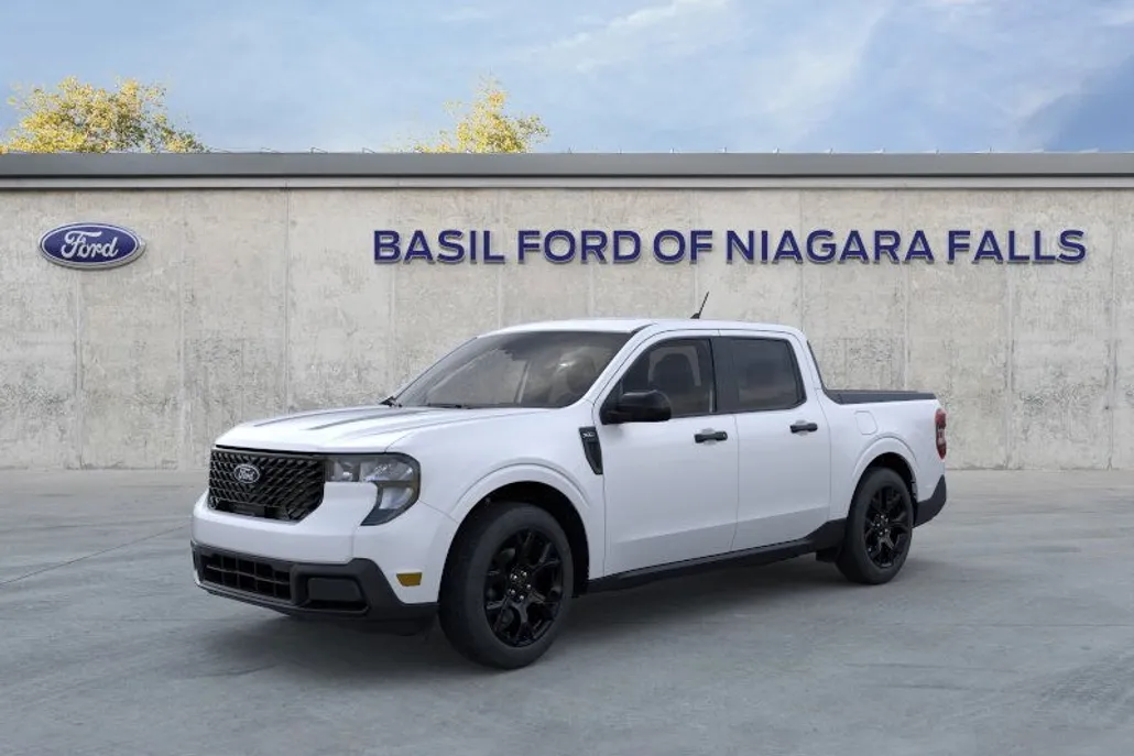 2025 Ford Maverick XLT photo 1
