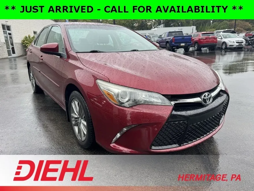 2016 Toyota Camry SE photo 1