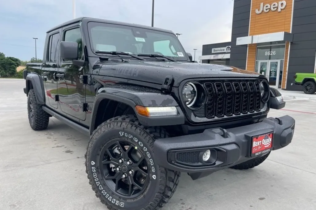 2025 Jeep Gladiator Sport photo 1