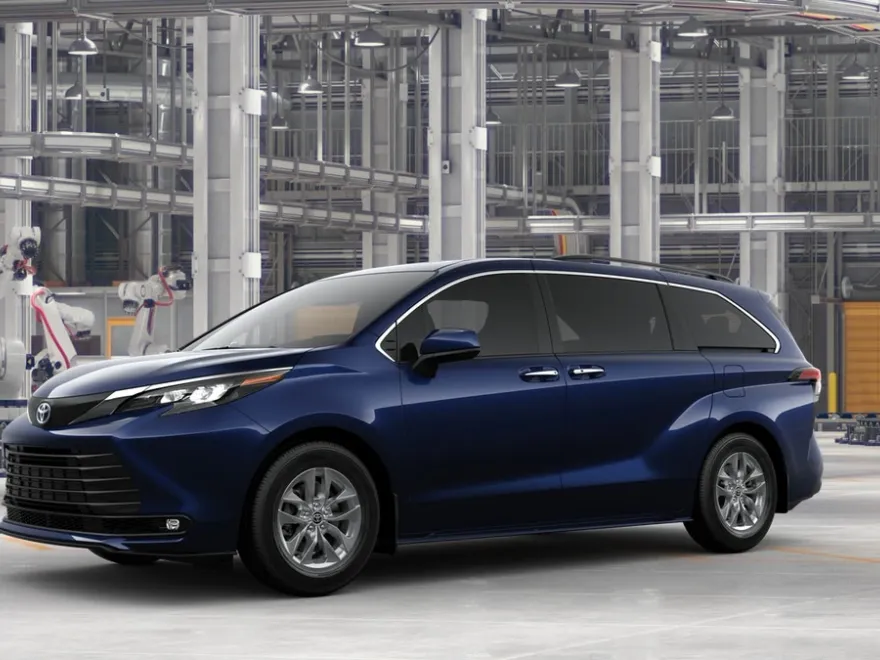 2025 Toyota Sienna XLE photo 1