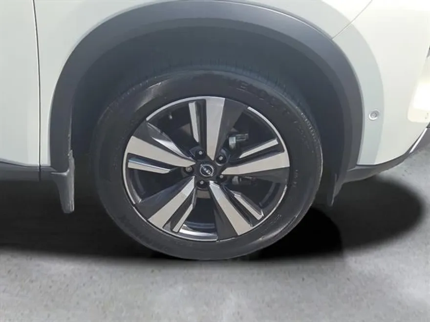 2022 Nissan Rogue SL photo 1