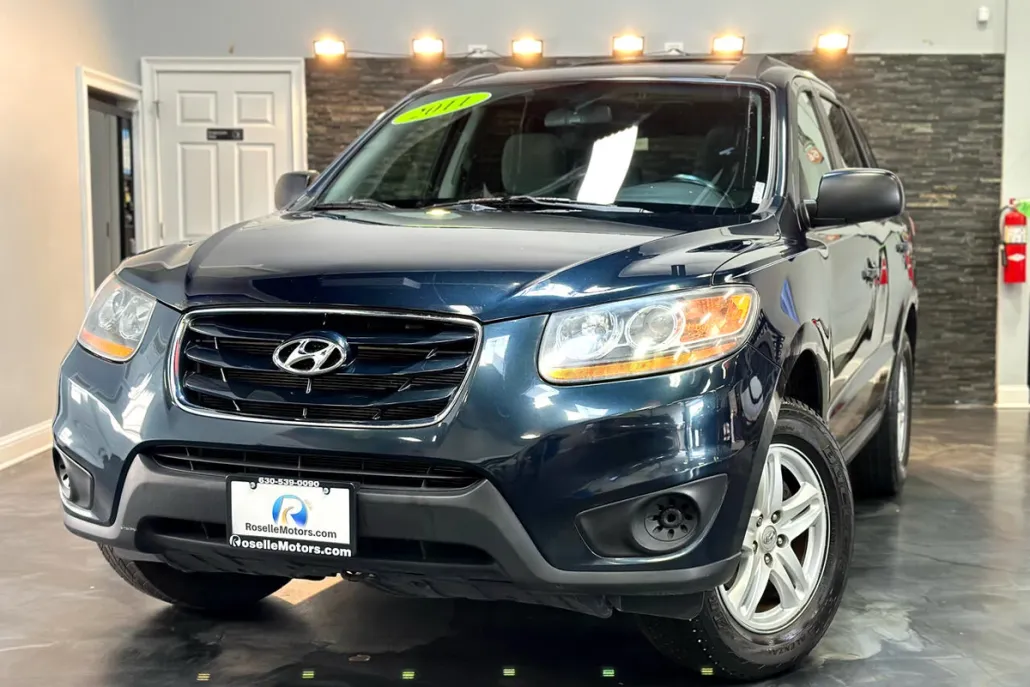 2011 Hyundai Santa Fe GLS photo 1