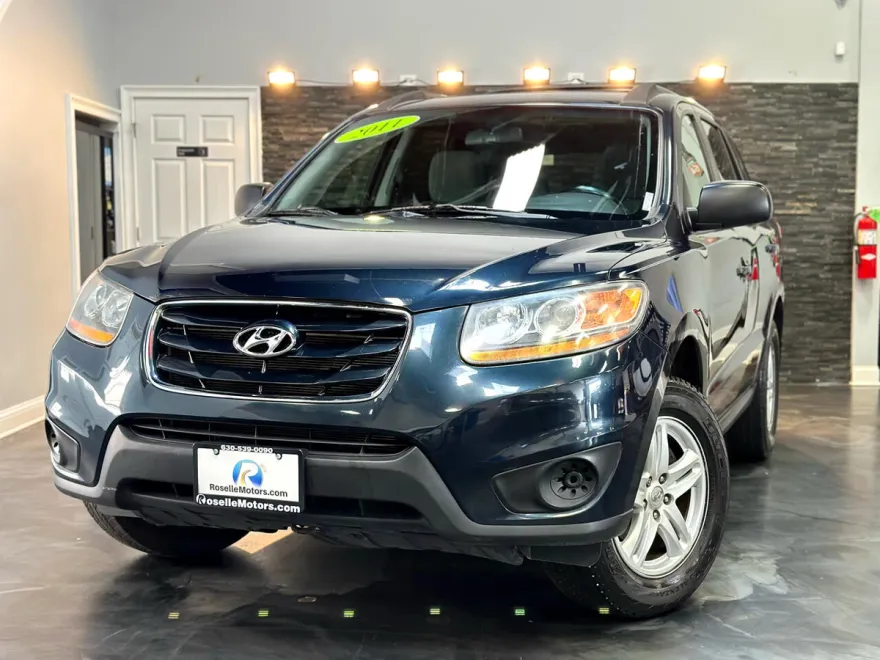 2011 Hyundai Santa Fe GLS photo 1