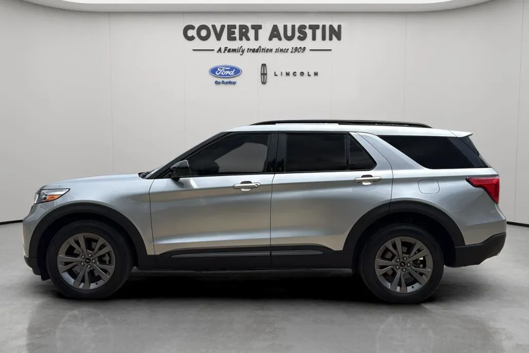 2022 Ford Explorer XLT photo 1
