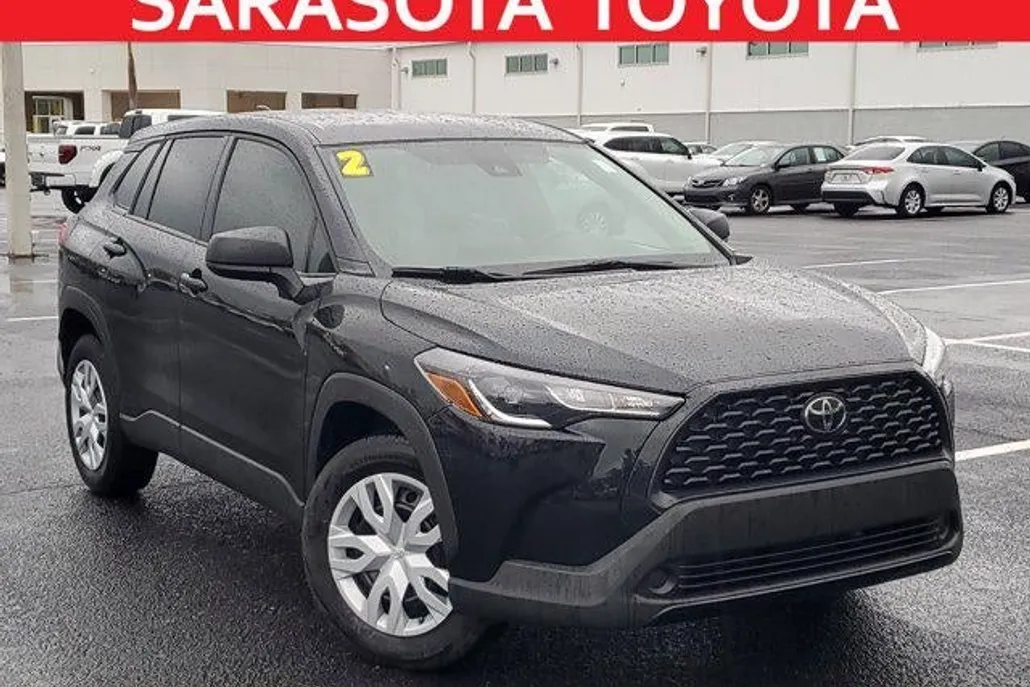 2022 Toyota Corolla Cross L photo 1