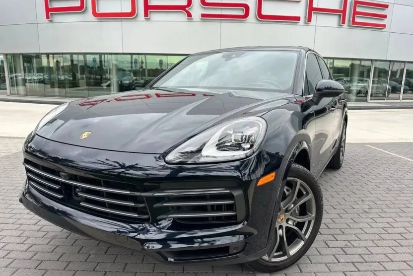 2023 Porsche Cayenne Platinum Edition photo 1