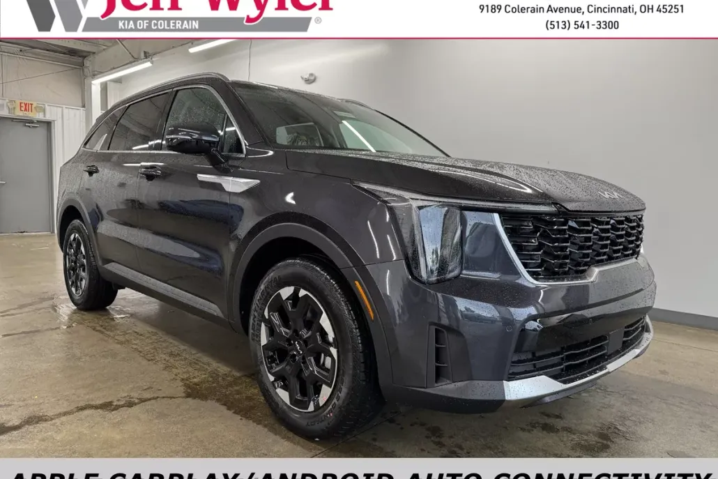 2025 Kia Sorento S photo 1