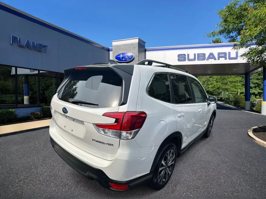2024 Subaru Forester Limited photo 1