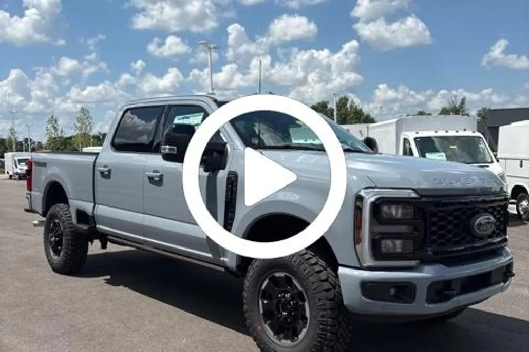 2025 Ford F-250 Lariat photo 1