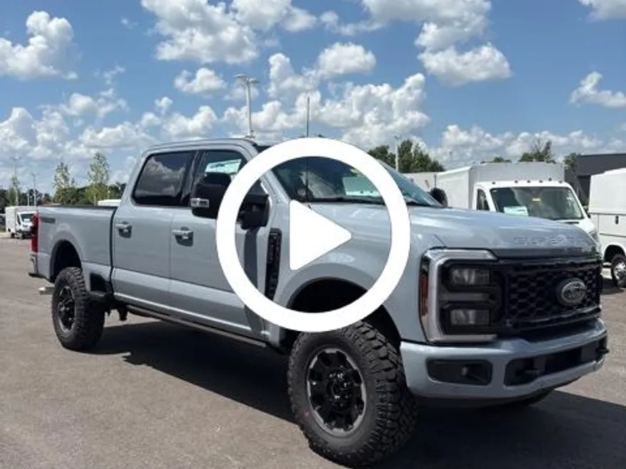 2025 Ford F-250 Lariat photo 1