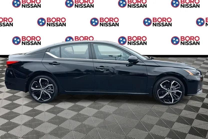 2025 Nissan Altima SR photo 1