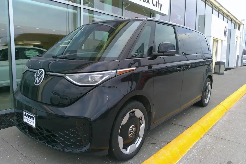 2025 Volkswagen ID. Buzz Pro S photo 1