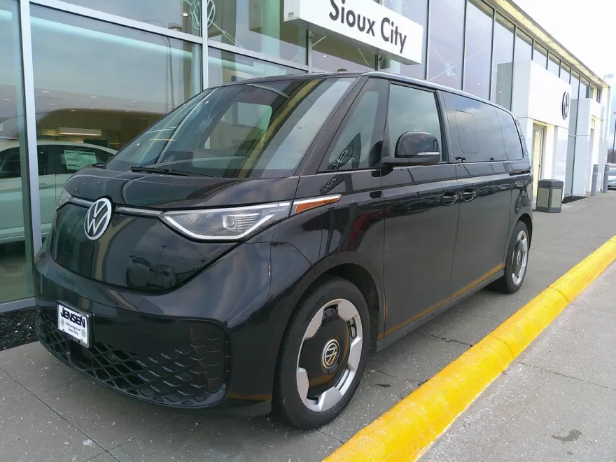 2025 Volkswagen ID. Buzz Pro S photo 1