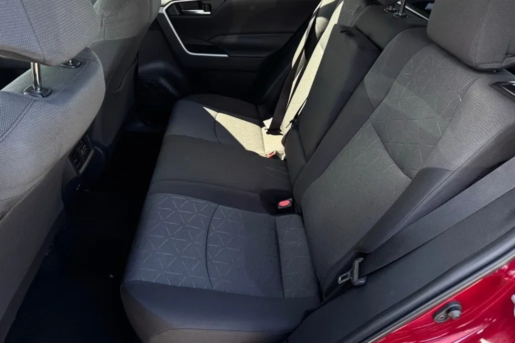 2022 Toyota RAV4 XLE photo 1