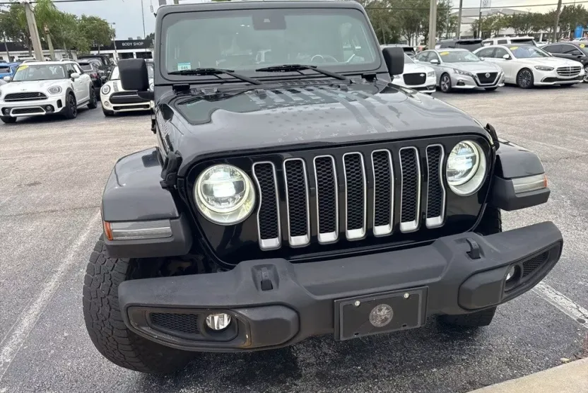 2019 Jeep Wrangler Unlimited Sahara photo 1