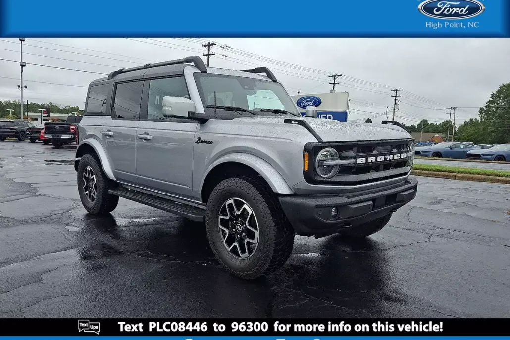 2023 Ford Bronco Outer Banks photo 1