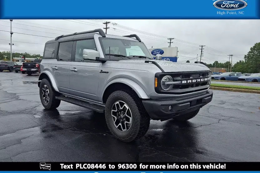 2023 Ford Bronco Outer Banks photo 1