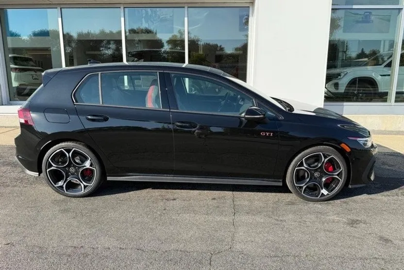 2025 Volkswagen Golf GTI Autobahn photo 1