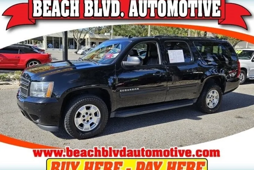 2014 Chevrolet Suburban LT photo 1