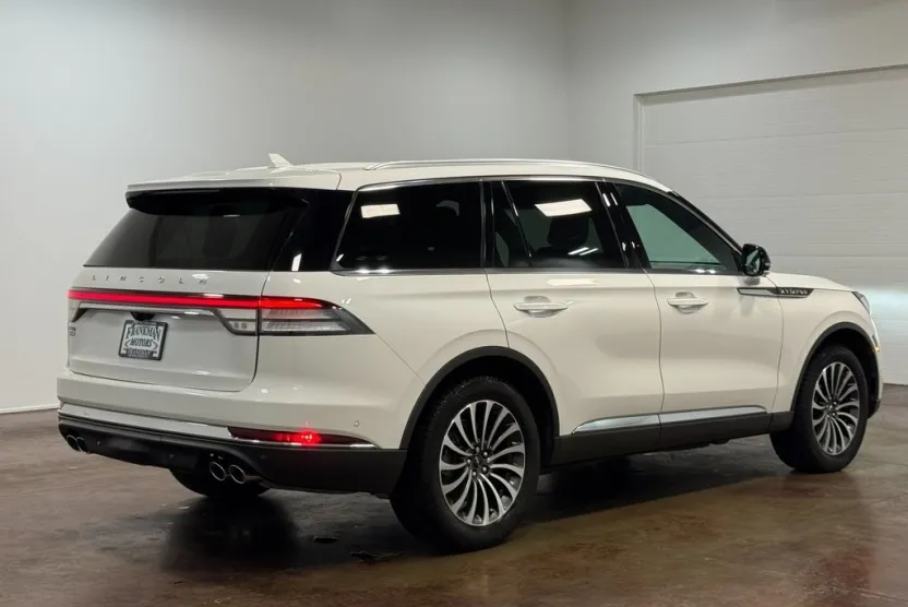 2023 Lincoln Aviator Reserve photo 1