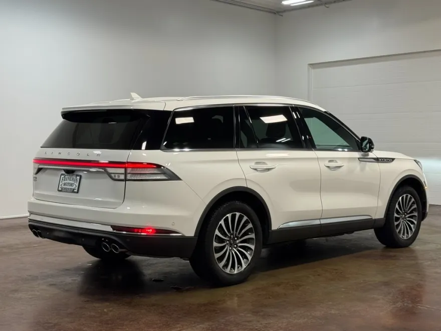 2023 Lincoln Aviator Reserve photo 1