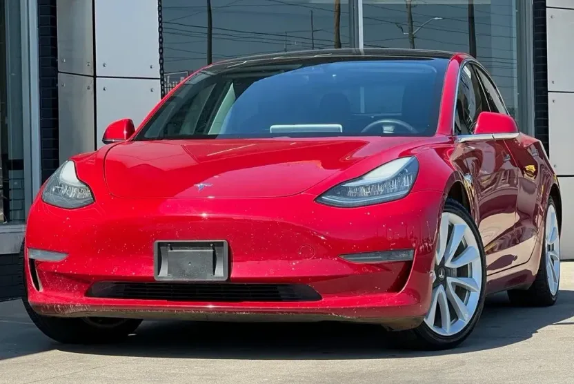 2020 Tesla Model 3 Long Range photo 1