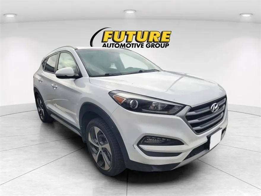 2017 Hyundai Tucson Sport photo 1