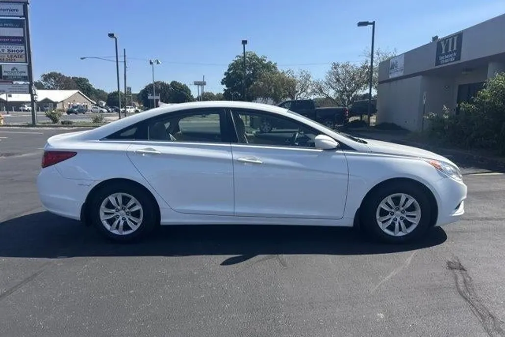 2013 Hyundai Sonata GLS photo 1