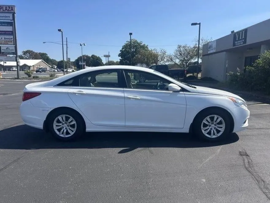 2013 Hyundai Sonata GLS photo 1