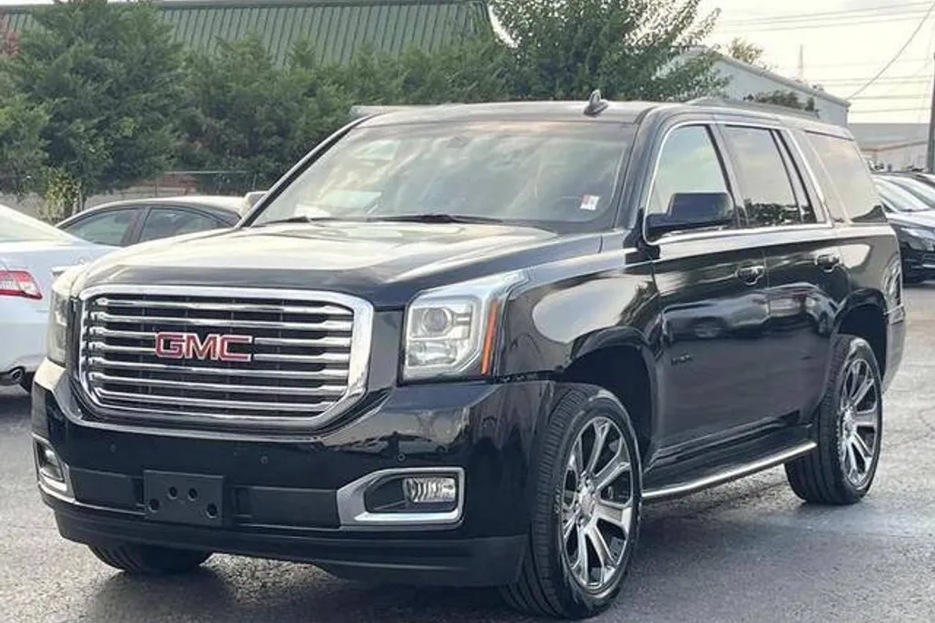 2017 Gmc Yukon SLE photo 1