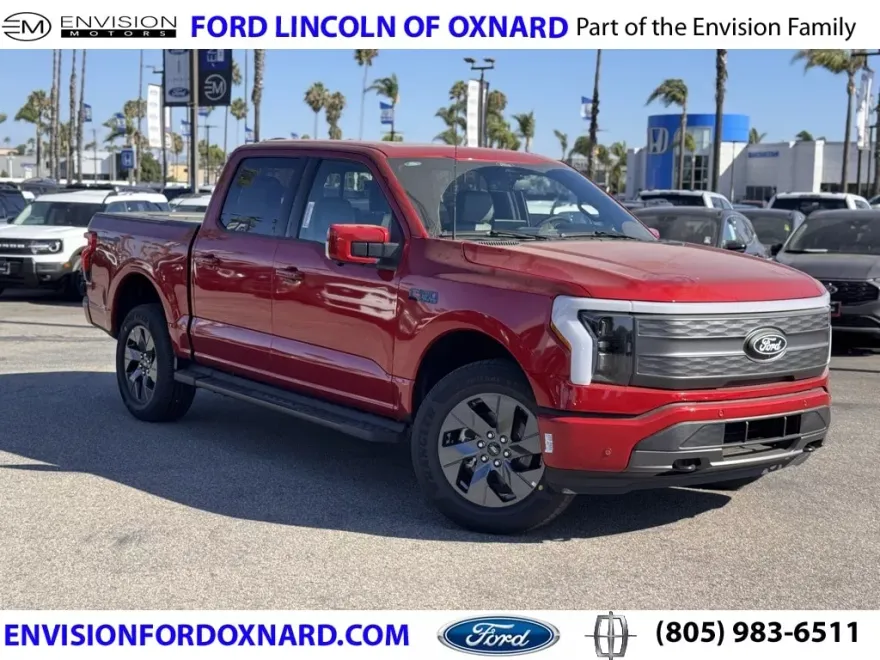 2025 Ford F-150 Lightning Lariat photo 1