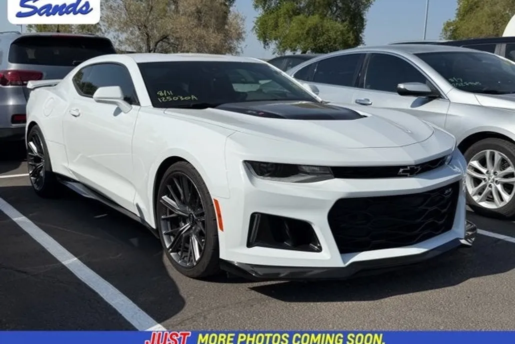 2023 Chevrolet Camaro ZL1 photo 1